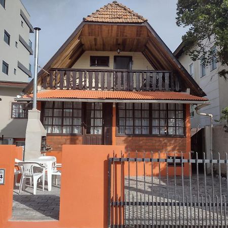 Apartamento Estilo Chale - Enxaimel Bombinhas Bagian luar foto